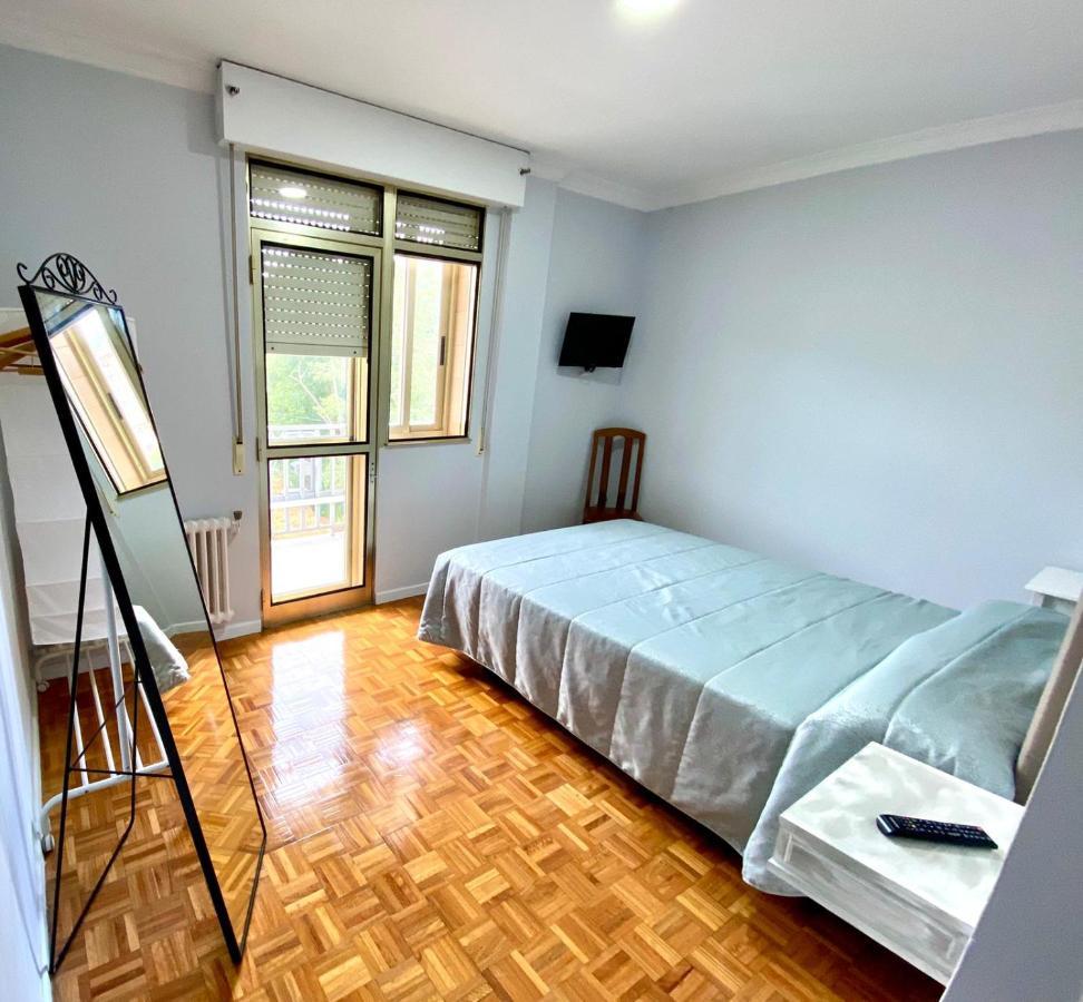 Garden Lodge Hostal Evencio リバダビア エクステリア 写真