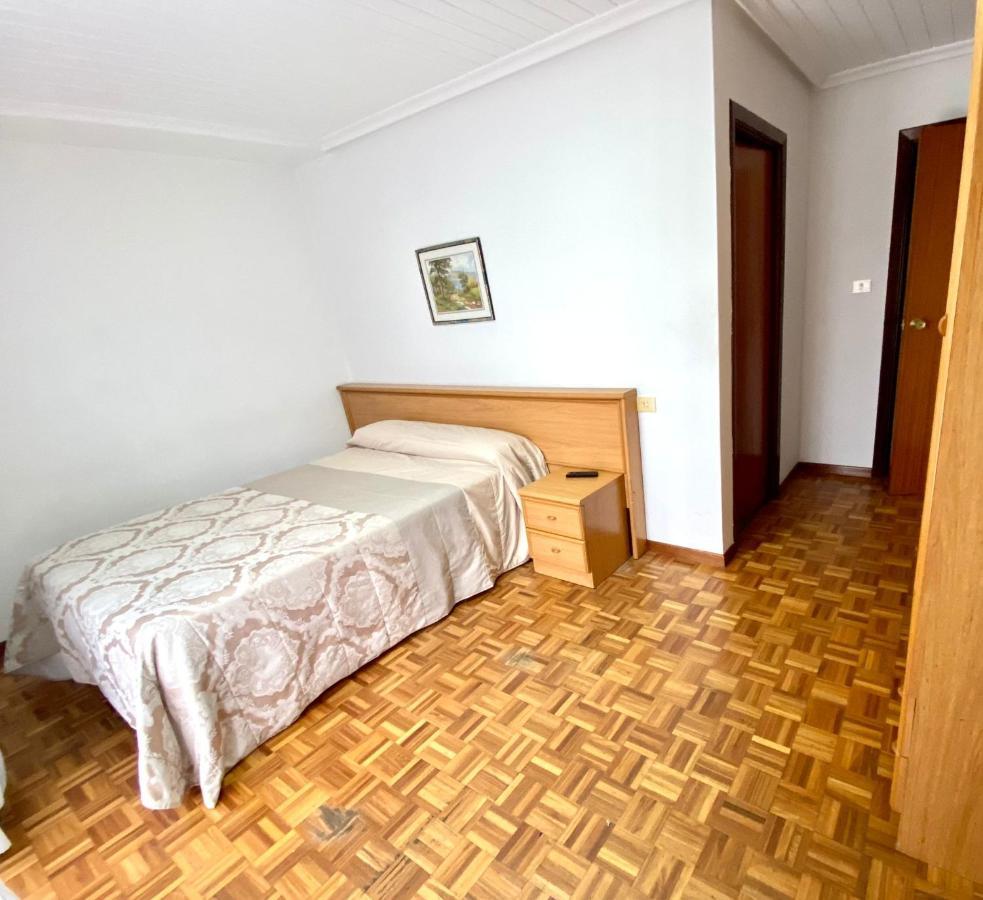 Garden Lodge Hostal Evencio リバダビア エクステリア 写真