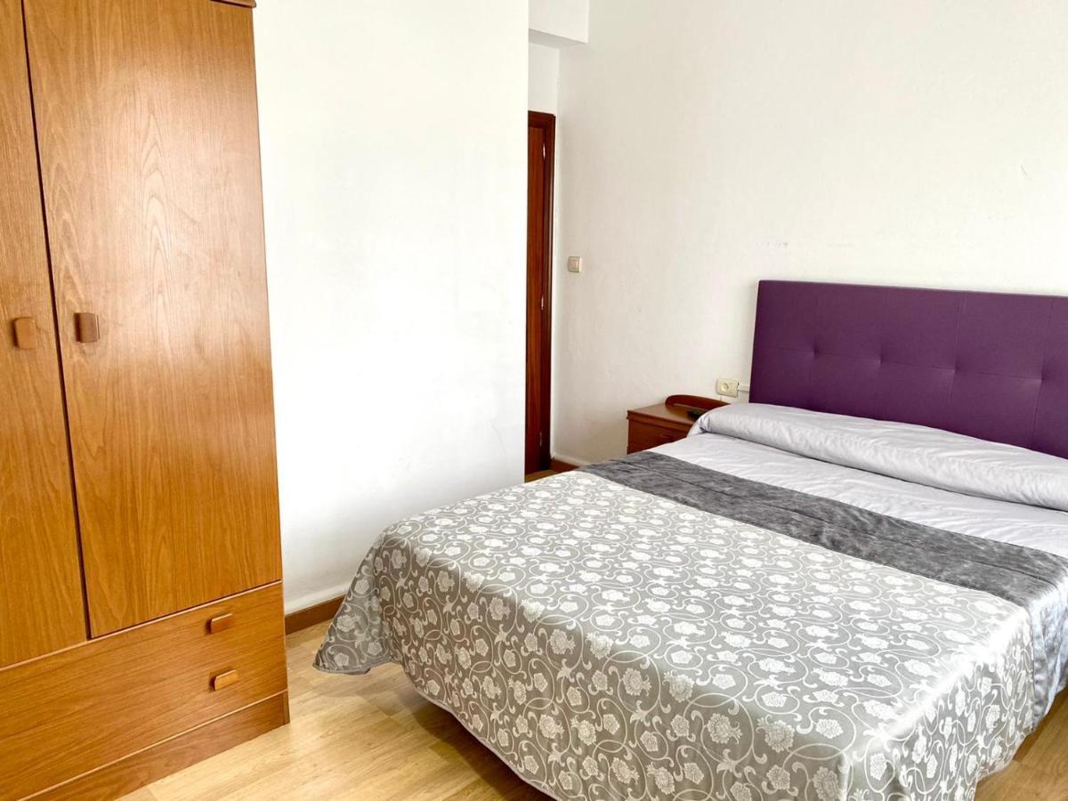 Garden Lodge Hostal Evencio リバダビア エクステリア 写真