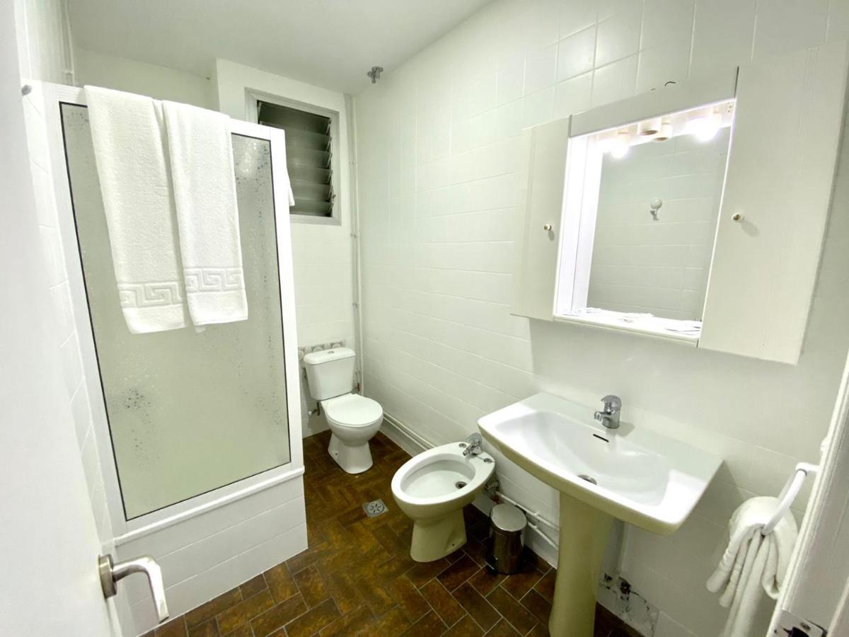 Garden Lodge Hostal Evencio リバダビア エクステリア 写真