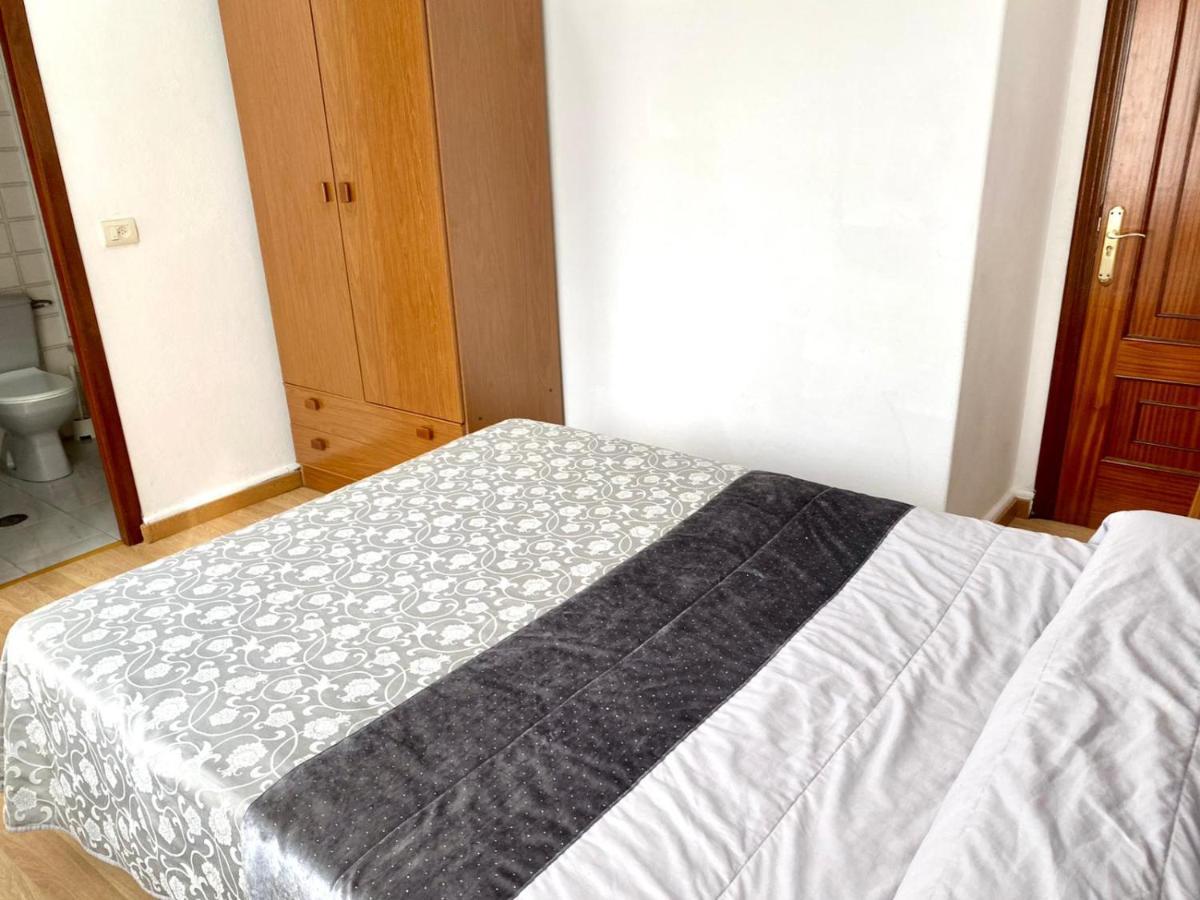Garden Lodge Hostal Evencio リバダビア エクステリア 写真