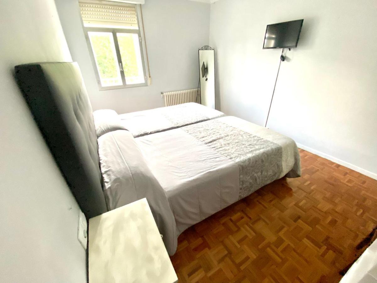 Garden Lodge Hostal Evencio リバダビア エクステリア 写真