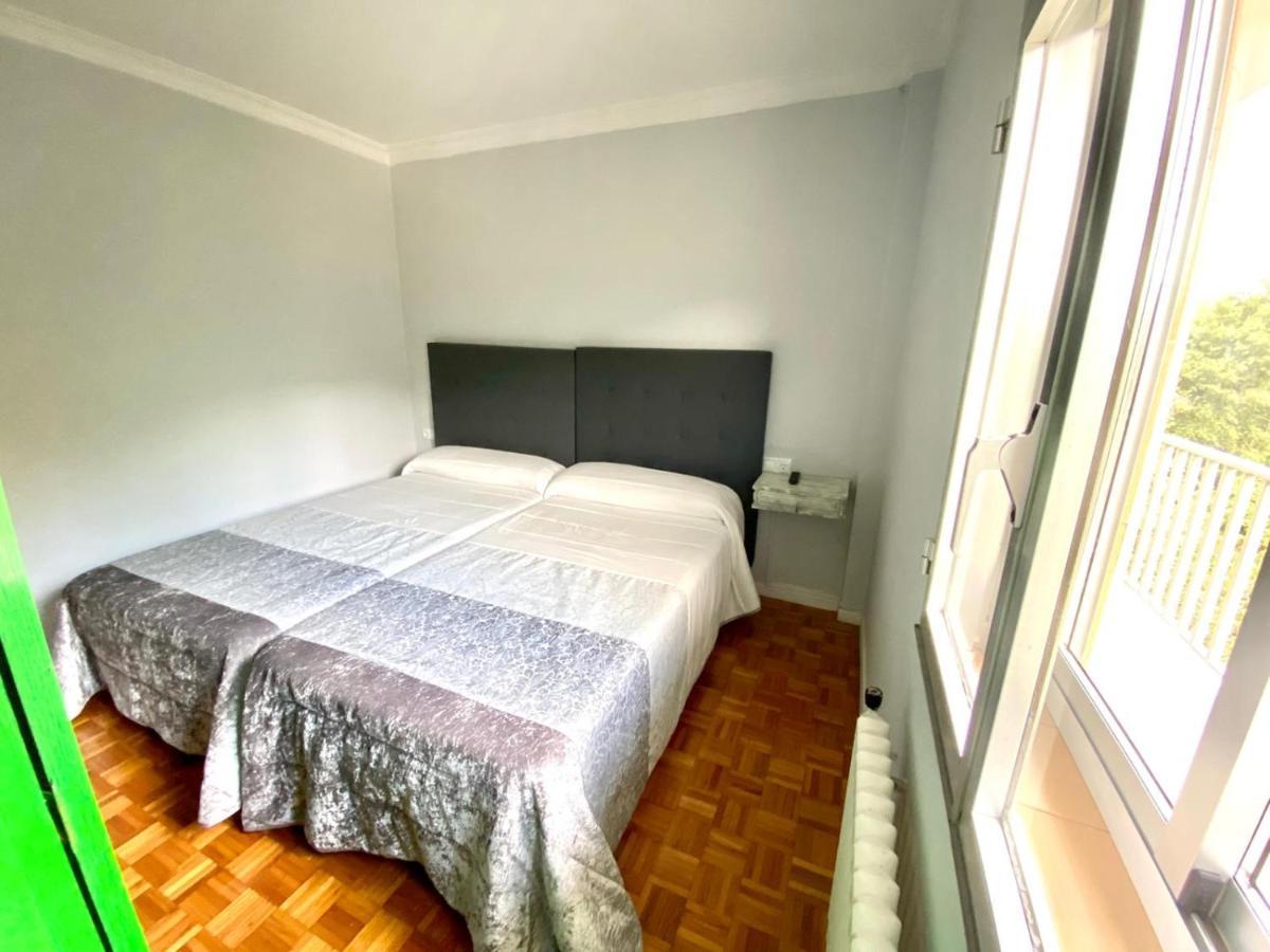 Garden Lodge Hostal Evencio リバダビア エクステリア 写真