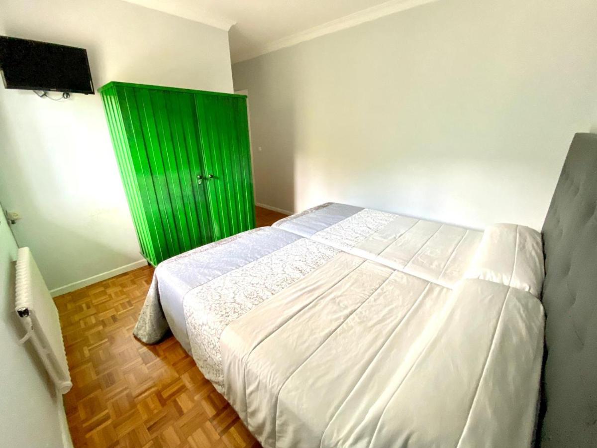 Garden Lodge Hostal Evencio リバダビア エクステリア 写真